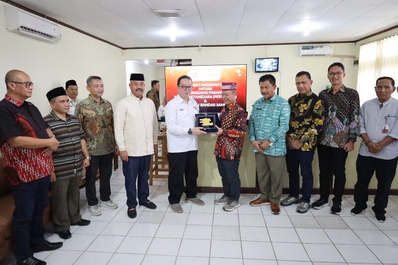 Bupati Saksikan Penandatanganan Kerjasama PT Tunggang Parangan Dengan PT KBS di Tenggarong Seberang