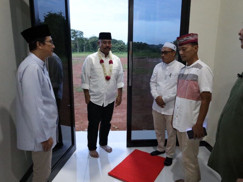 Bupati Edi Damansyah Resmikan Kantor Desa dan BPU Loa Raya