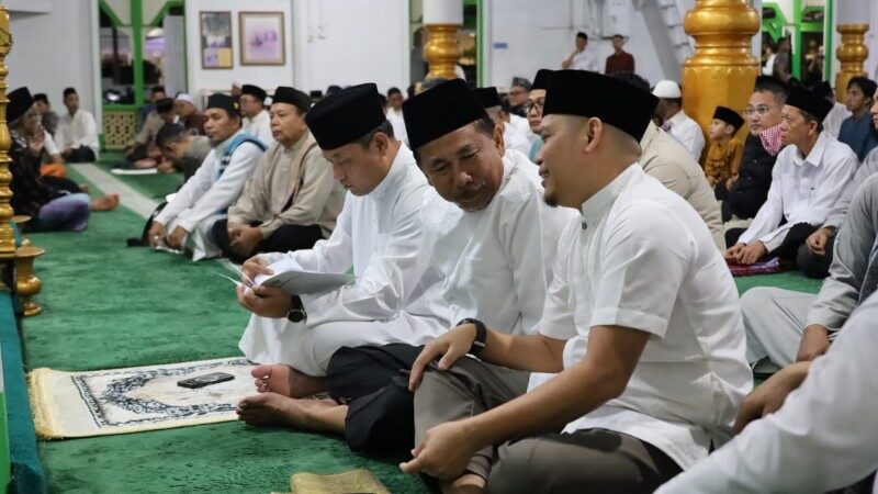 Wagub Sosialisasi Pendidikan Gratis di Masjid Jami Tenggarong