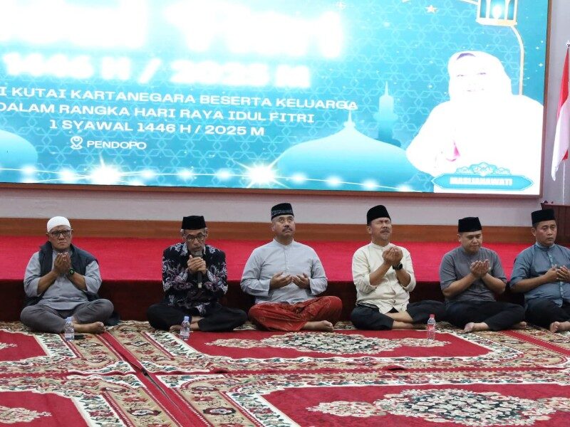 Pawai Ratusan Kendaraan Peserta Takbir Keliling di Tenggarong