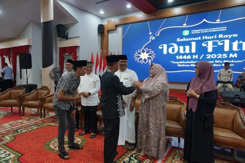 Warga Tenggarong Memadati Bupati Gelar Open House