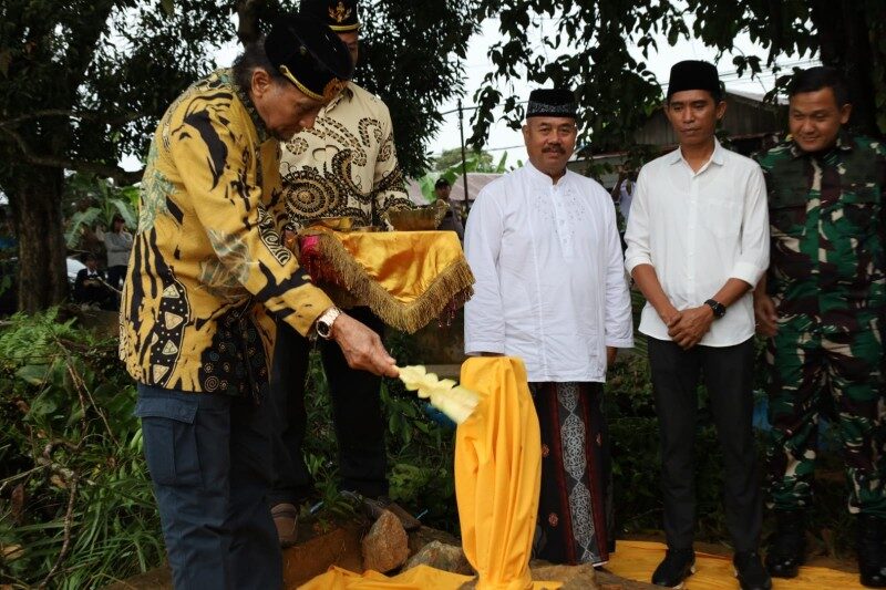 Pembangunan Jembatan Besi di Tenggarong Dimulai