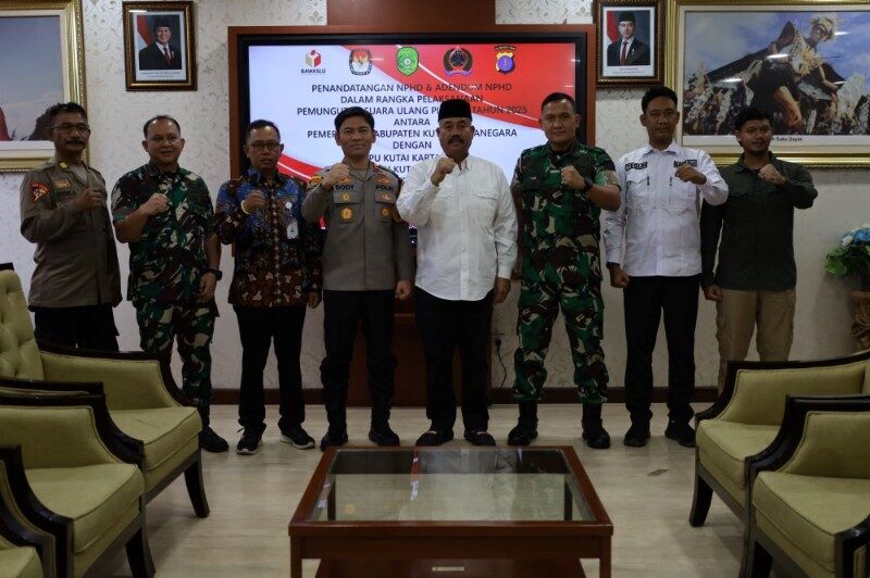 Bupati Pimpin Penandatangan NPHD PSU Bersama Stakeholder
