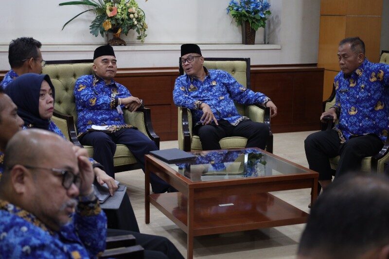 Asisten I Akhmad Taufik Hidayat Pimpin Rakor Penyelenggaran Pemda dan Penandatanganan MoU Sinergi Beberapa Tugas Fungsi di Tenggarong