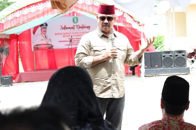 Bupati Resmikan Pustu dan Kantor Desa Kahala Kenohan