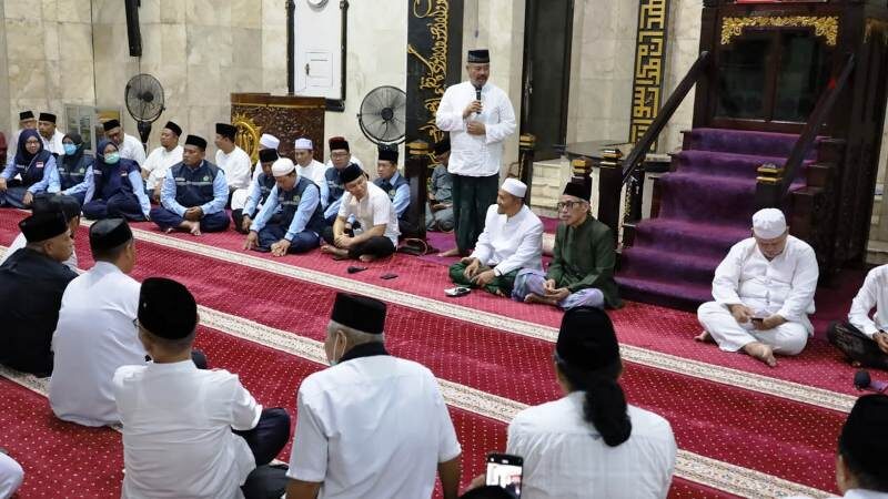 Bupati Titip Doa untuk Bangsa dan Daerah Saat Pelepasan Haji